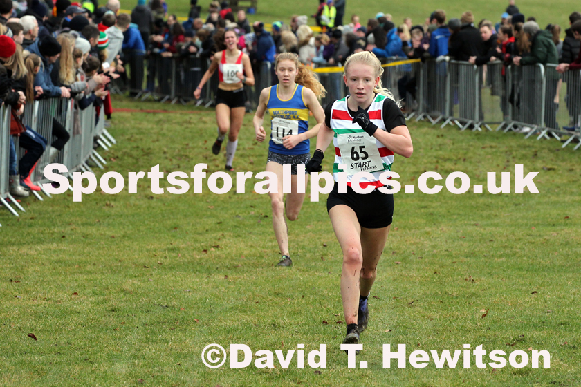 Womens under-17 Northern Cross Country Champs., Camp Hill Estate, Kirklington.  Photo: David T. Hewitson/Sports for All Pics